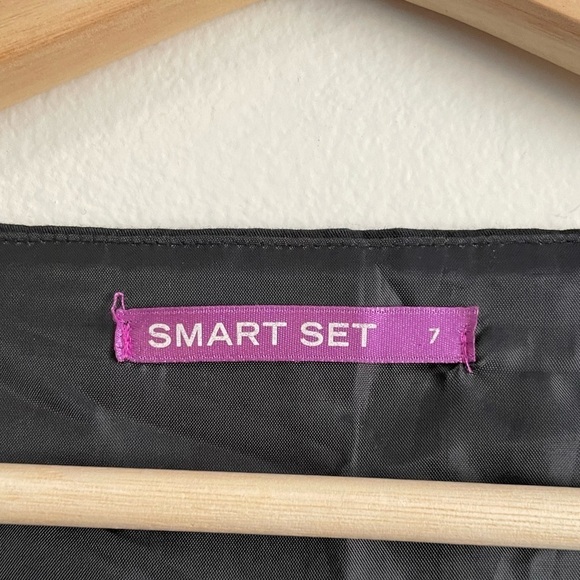 Smart  Set Classic Fit & Flare Little Black Sleeveless Dress - Picture 5 of 8